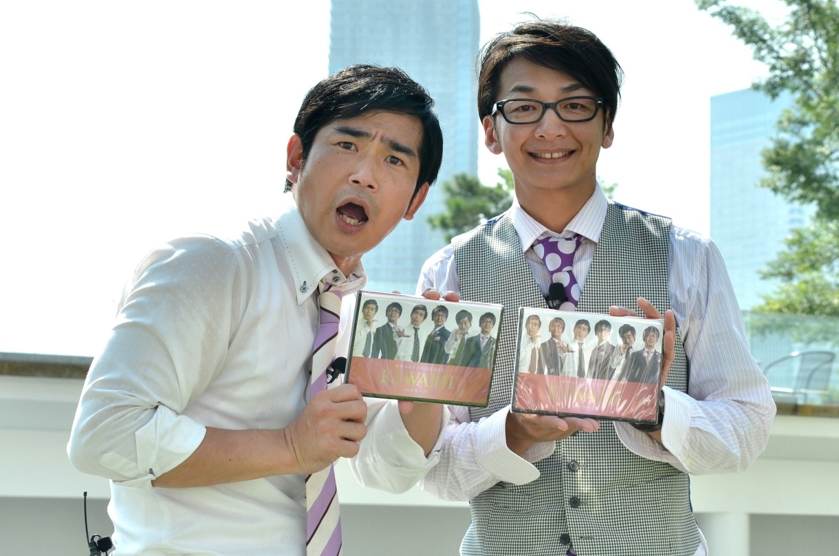 DVD「ハマカーン ネタベストDVD2013『KIWAMI』」の発売記念イベントに登場した、ハマカーン。