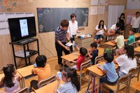 「トータルテンボス先生＆ハイキングウォーキング先生の『まなぶ！あそぶ！楽しいアプリ学』」の模様