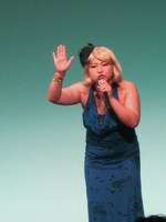 本人公認・倖田來未のモノマネをベースにさまざまなモノマネを披露したやしろ優。