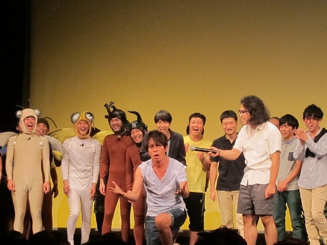 「ワタナベエンターテインメント LIVE SPECIAL 2013」東京公演1部「かけ上がれ！笑いの夏」を締めくくったザブングル松尾の「カッチカチ」。