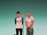 ハライチの漫才では神頼みについて2人がトークするも話がどんどん脱線。