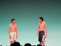 アンガールズのコント。急にジムに通い始めた田中の魂胆とは。