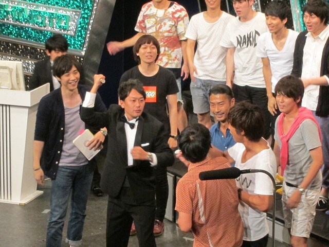 ライセンスのよしログの輪を無視したことで、潔く殴られようとした向井に、まったく躊躇しない井本。