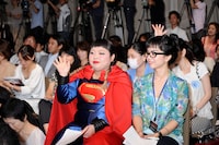 映画「マン・オブ・スティール」来日記者会見で質疑応答に参加した渡辺直美。