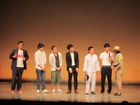 前座コーナーMCの東京03角田、おすし、ザ・フライ、早出明弘。