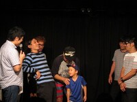 福島の息子お気に入りのネタを披露する竹永。