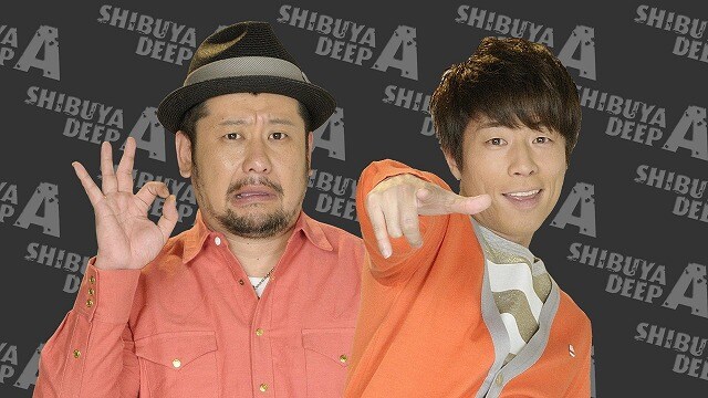 MCを務めるロンドンブーツ1号2号・田村淳（右）とケンドーコバヤシ（左）。