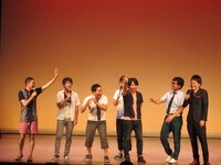 「ただいまー！」とノリノリで舞台に登場したBIG4。