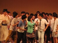 うしろシティと盛り上がる本田兄妹。