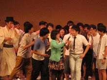 うしろシティと盛り上がる本田兄妹。