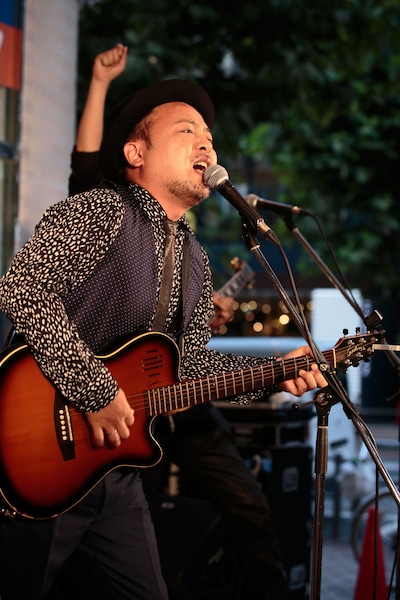 「推定無罪～マキタスポーツ公開裁判フリーライブ～」を開催したマキタスポーツ。