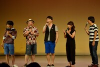 オープニングに登場する（左から）ドランクドラゴン、アンジャッシュ児嶋、オアシズ大久保、ゆってぃ。