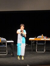 MCの光浦靖子。