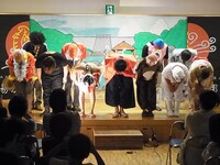 湯原温泉郷「江西劇団」公演の模様。