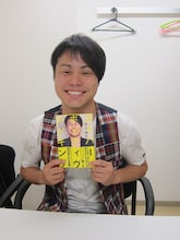 書籍「スーパー・ポジティブ・シンキング～日本一嫌われている芸能人が毎日笑顔でいる理由～」を発売したNON STYLE井上。
