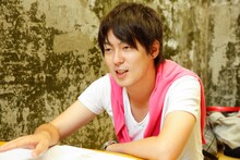 「1000人のanバイト白書 Vol.06 バイト×初体験」に登場したウーマンラッシュアワー村本。