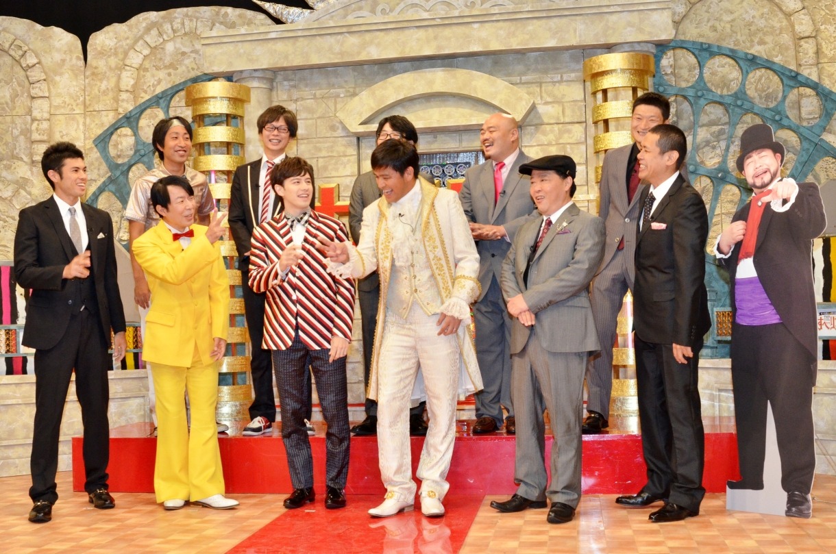 会見の一場面。