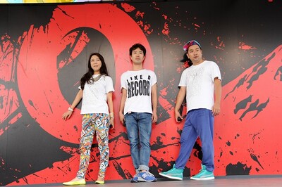 「Like a Record round! round! round!」の藤井隆、椿鬼奴、レイザーラモンRG。