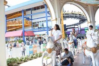 優雅に歌う鬼奴姫。