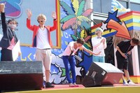 お台場合衆国「kampsite presents　『Lucyと愉快な仲間達』」MCの門出ピーチクパーチク。