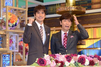 新バラエティ番組「あのニュースで得する人損する人」のMCを務めるフットボールアワー後藤（右）と羽鳥慎一。