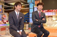 新バラエティ番組「あのニュースで得する人損する人」のMCを務めるフットボールアワー後藤（右）と羽鳥慎一。