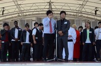 アームストロング。安村は「認定漫才師になるの初めてなんです……」と泣いているのかと思えば「手くせえ!」だけだった。