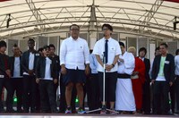 どきどきキャンプ。「稽古場に去年ハマカーンがもらったカップラーメンがいっぱい残ってる。それでも一生懸命漫才はやりたい」（佐藤）、「絶対に優勝するぞー！」（岸）。