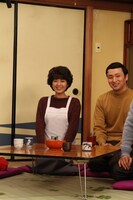 （左から）飯島直子、アンジャッシュ児嶋。