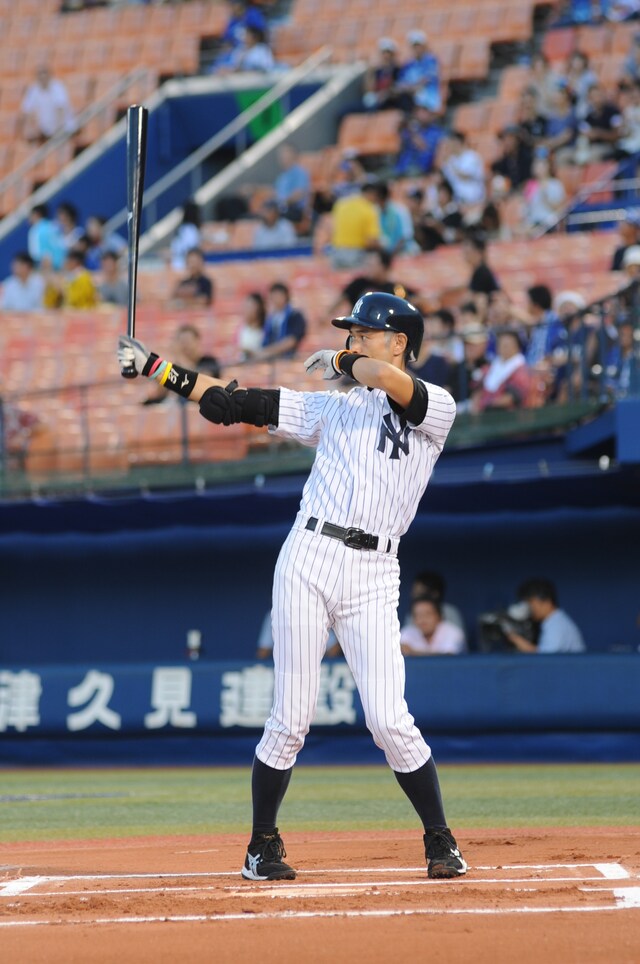 社会貢献プロジェクト「DeNA Sekai☆Egao Project」発表会で、始球式に登場したニッチロー。