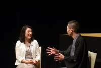 （左から）ゲストの勝間和代と、柳家三三。(c)WOWOW