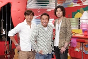 「ドレミファさまぁ~ず♪ 3」MCのさまぁ~ずと斉藤和義。(c)テレビ東京