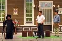 吉本新喜劇「ひょっとこしてあなた魔女？」(c)吉本興業