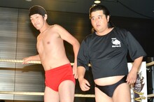 （左から）ジャイアント小馬場と長州小力。