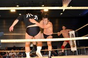 西口プロレスの試合の様子。