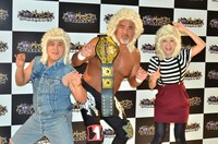 （左から）スギちゃん、武藤敬司、鈴木奈々。