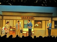 東野幸治座長公演「恩返し集団大集合」の様子。