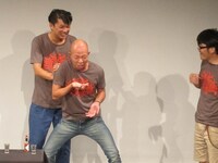 タバスコ入りトマトジュースを引き当てた“持ってる男”小峠。