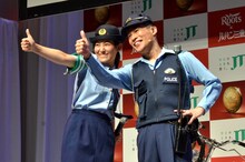 福田彩乃と柳沢慎吾（左から）。