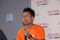 宮川大輔。ケンドーコバヤシとのトークライブ「あんぎゃー」を開催したいと語ったあと、安いししゃものモノマネを披露。