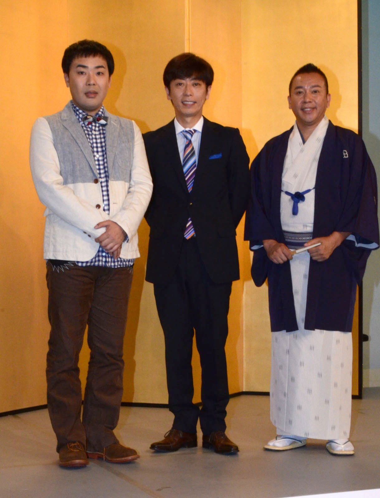 「演芸部門」司会のフットボールアワーと、「落語部門」司会の林家たい平。