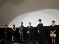 舞台挨拶の様子。