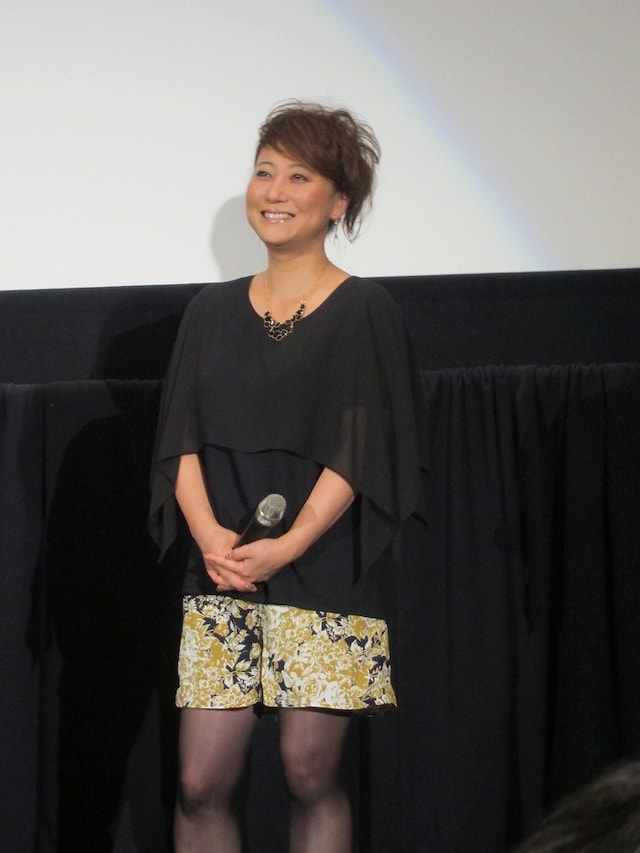 「地獄でなぜ悪い」初日舞台挨拶に登壇した友近。