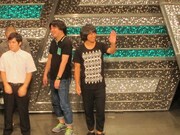 観客の声援に応えるトップリード。