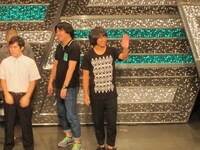 観客の声援に応えるトップリード。