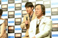 ココリコ田中と、武田鉄矢（手前）。