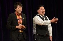小気味いい漫才で観客を湧かせた三拍子。