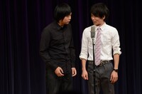 「秋」をテーマにした漫才を披露したスパナペンチ。