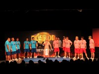 「激情プロレスリング～激突!! 吉本芸人軍団 VS 新日本プロレス軍団全面戦争～」の様子。