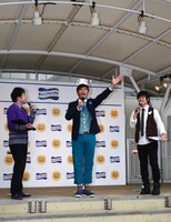 MCのオジンオズボーンとトークゲストのますだおかだ岡田。